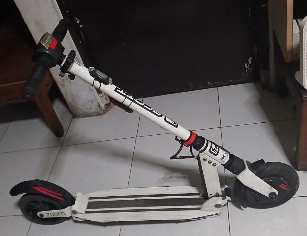 Skuter Listrik Lipat ETWOW ZOOM made in Romania - Gambar 3