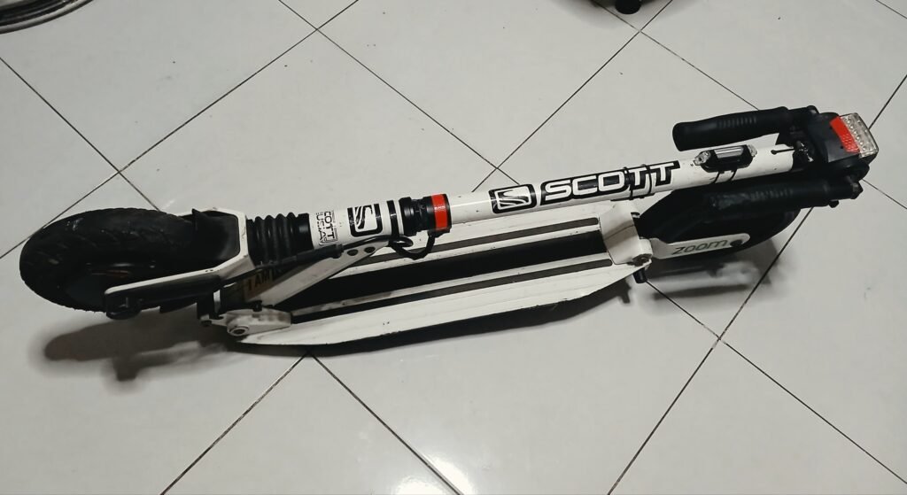 Skuter Listrik Lipat ETWOW ZOOM made in Romania - Gambar 6