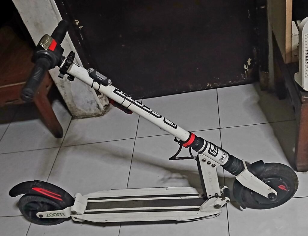 Skuter Listrik Lipat ETWOW ZOOM made in Romania - Gambar 5