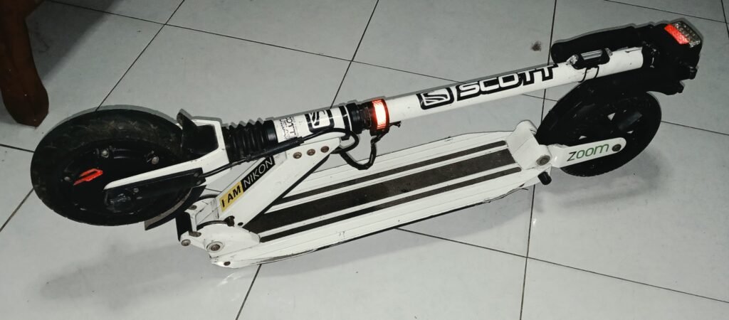Skuter Listrik Lipat ETWOW ZOOM made in Romania - Gambar 2
